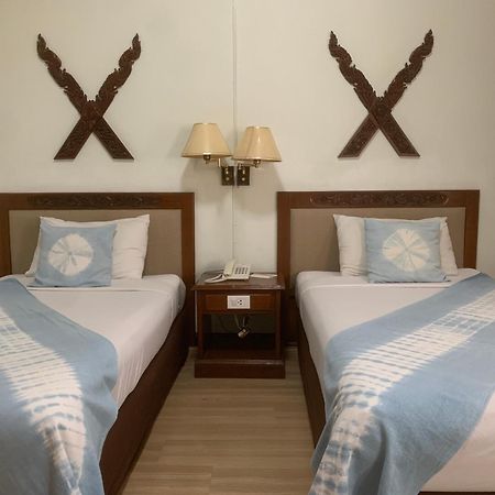 Maeyom Palace Hotel Phrae Zewnętrze zdjęcie
