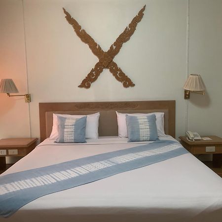 Maeyom Palace Hotel Phrae Zewnętrze zdjęcie