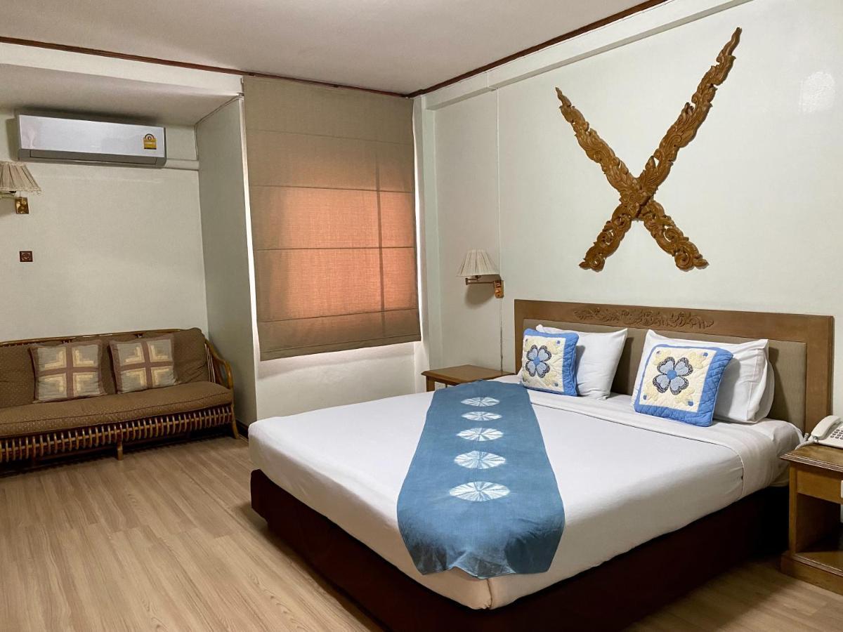 Maeyom Palace Hotel Phrae Zewnętrze zdjęcie