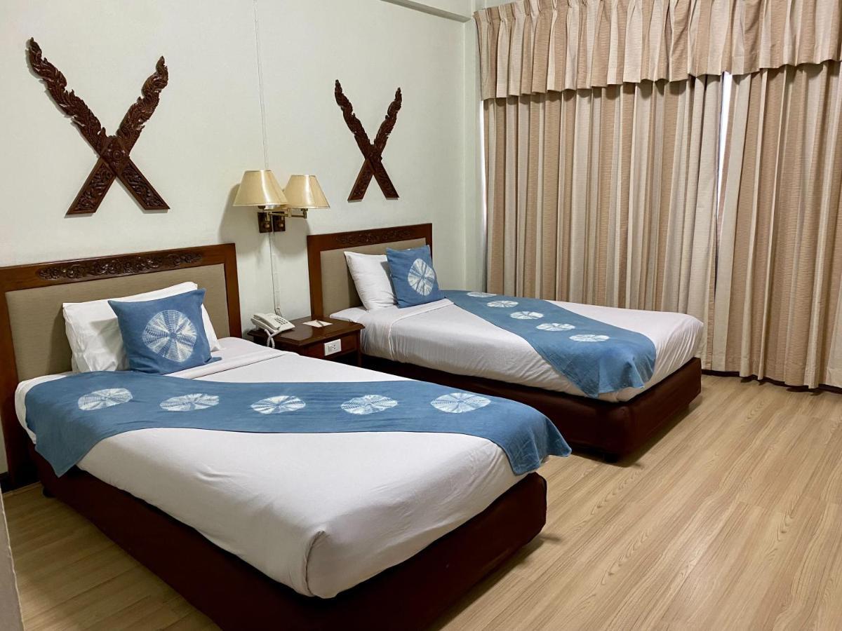 Maeyom Palace Hotel Phrae Zewnętrze zdjęcie