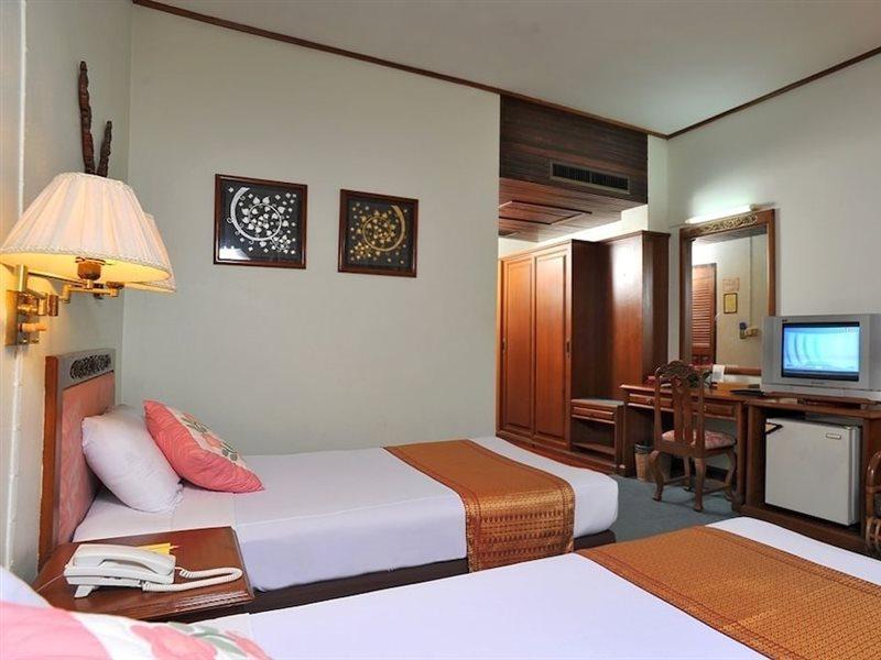 Maeyom Palace Hotel Phrae Zewnętrze zdjęcie