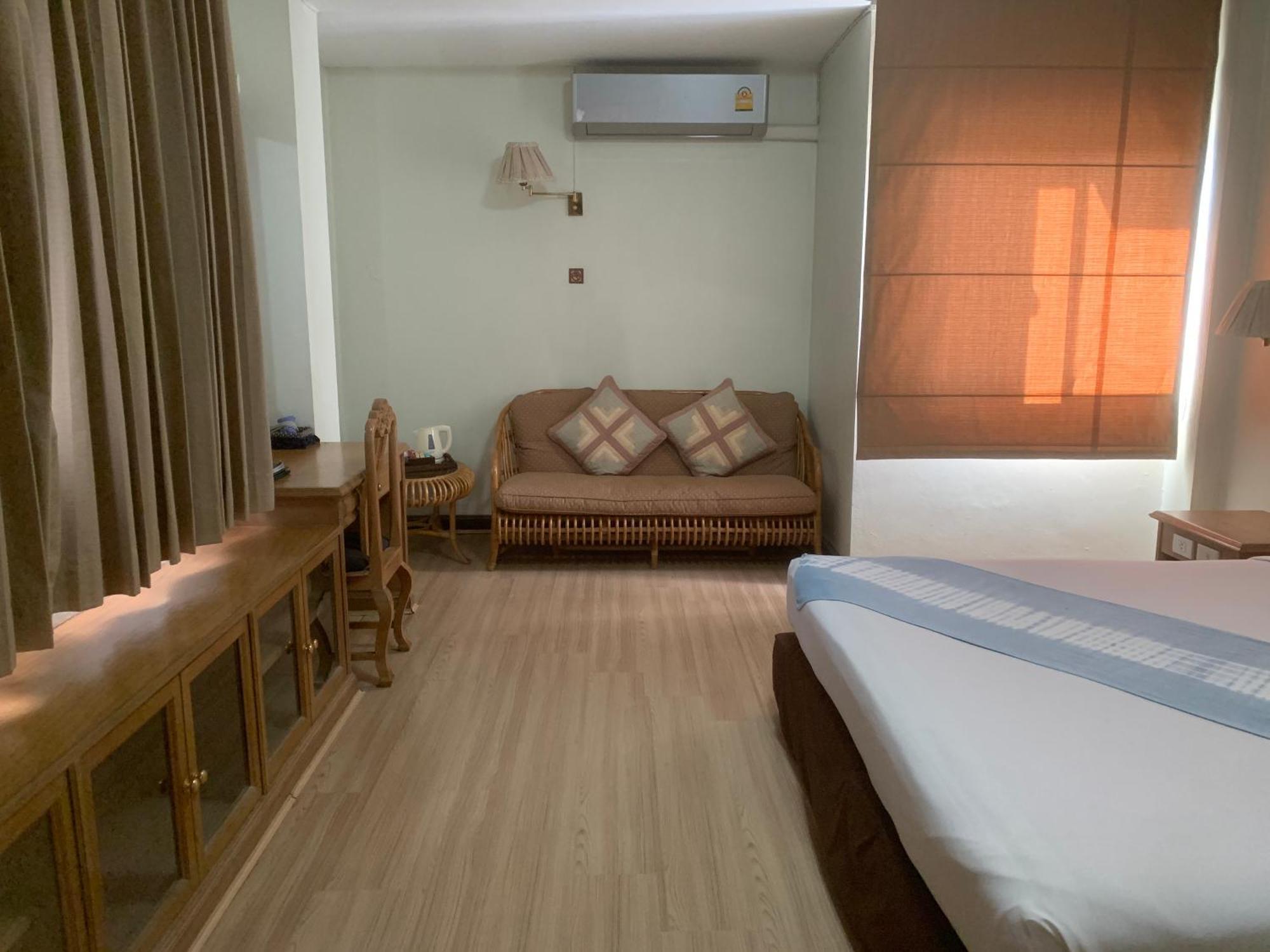 Maeyom Palace Hotel Phrae Zewnętrze zdjęcie