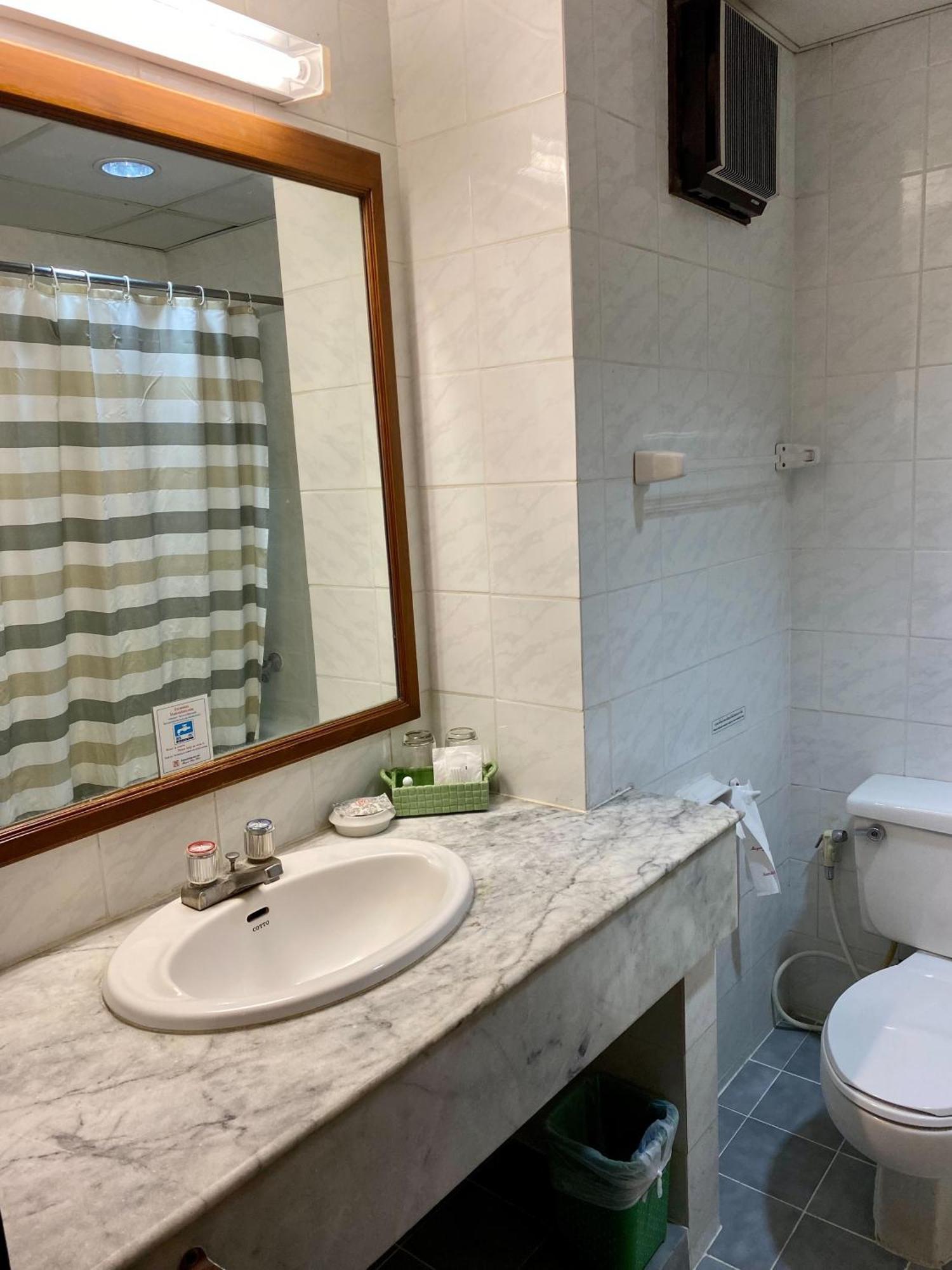 Maeyom Palace Hotel Phrae Zewnętrze zdjęcie