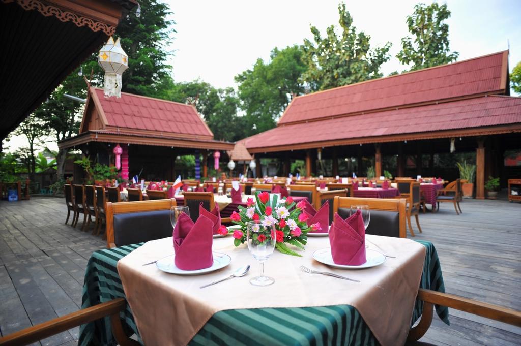 Maeyom Palace Hotel Phrae Zewnętrze zdjęcie
