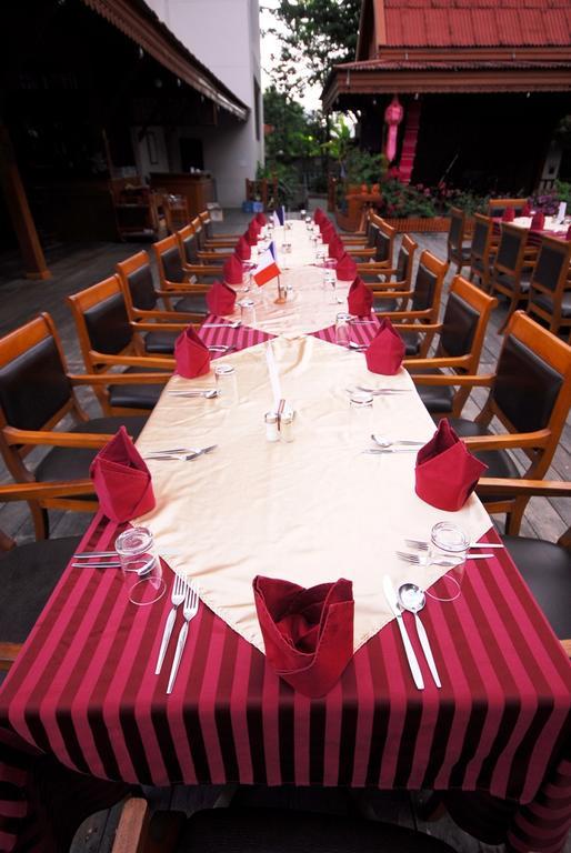 Maeyom Palace Hotel Phrae Zewnętrze zdjęcie
