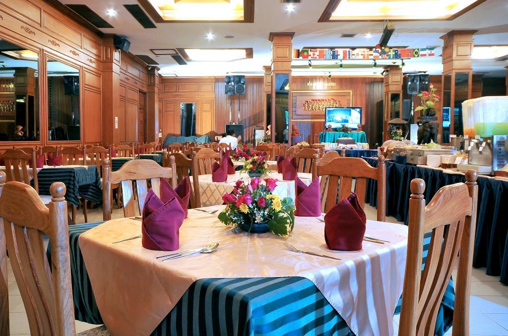 Maeyom Palace Hotel Phrae Zewnętrze zdjęcie