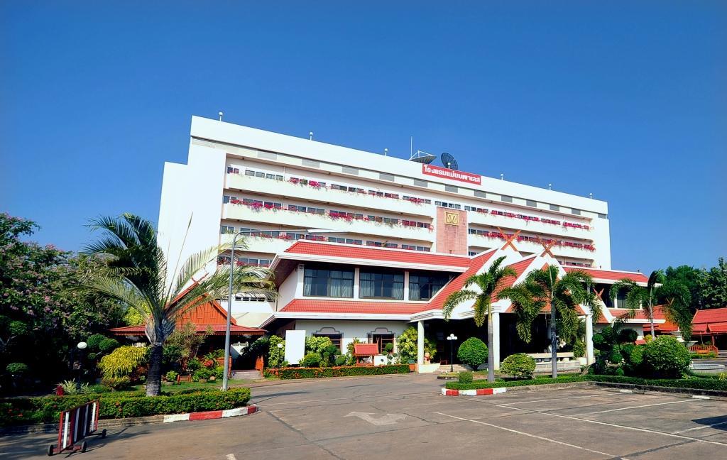 Maeyom Palace Hotel Phrae Zewnętrze zdjęcie