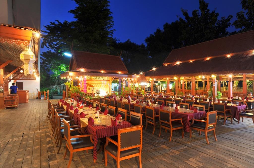 Maeyom Palace Hotel Phrae Zewnętrze zdjęcie