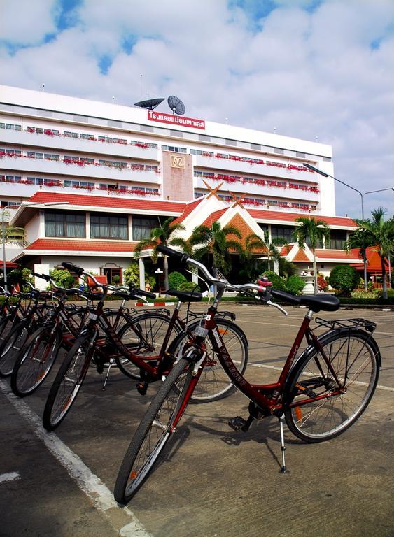 Maeyom Palace Hotel Phrae Zewnętrze zdjęcie
