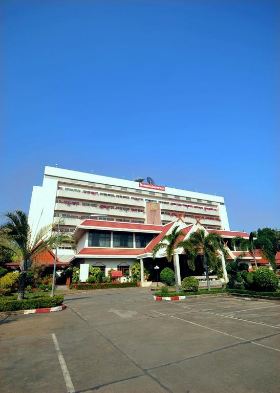Maeyom Palace Hotel Phrae Zewnętrze zdjęcie