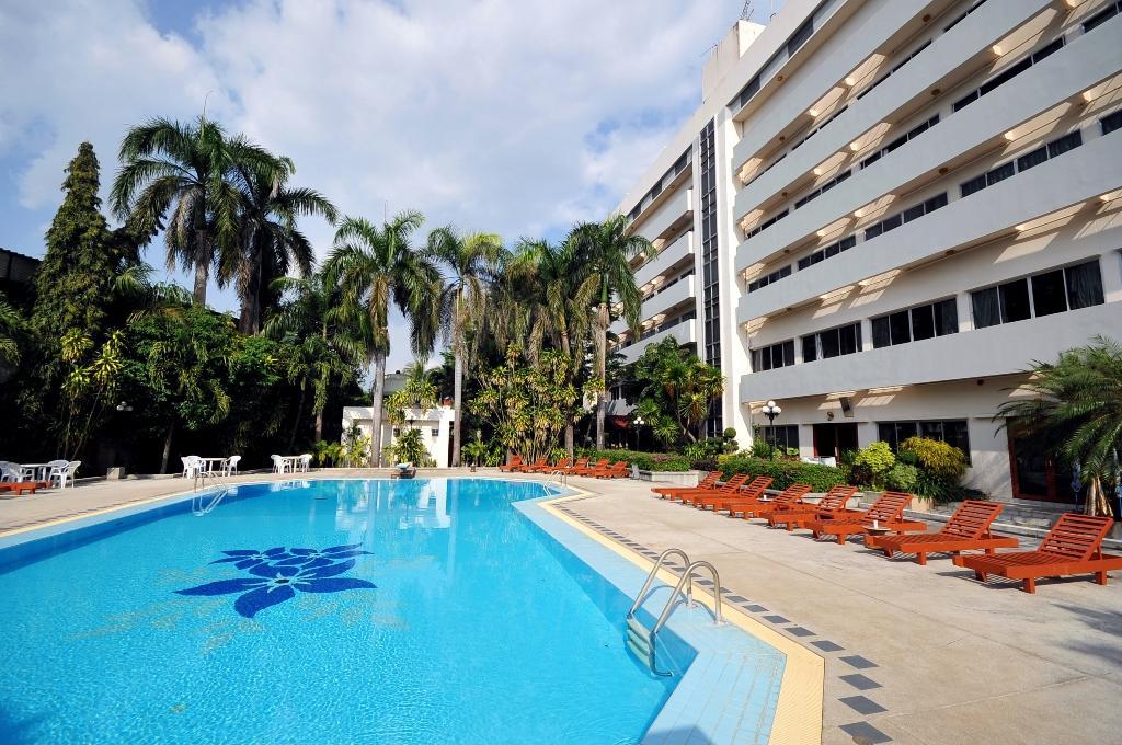Maeyom Palace Hotel Phrae Zewnętrze zdjęcie