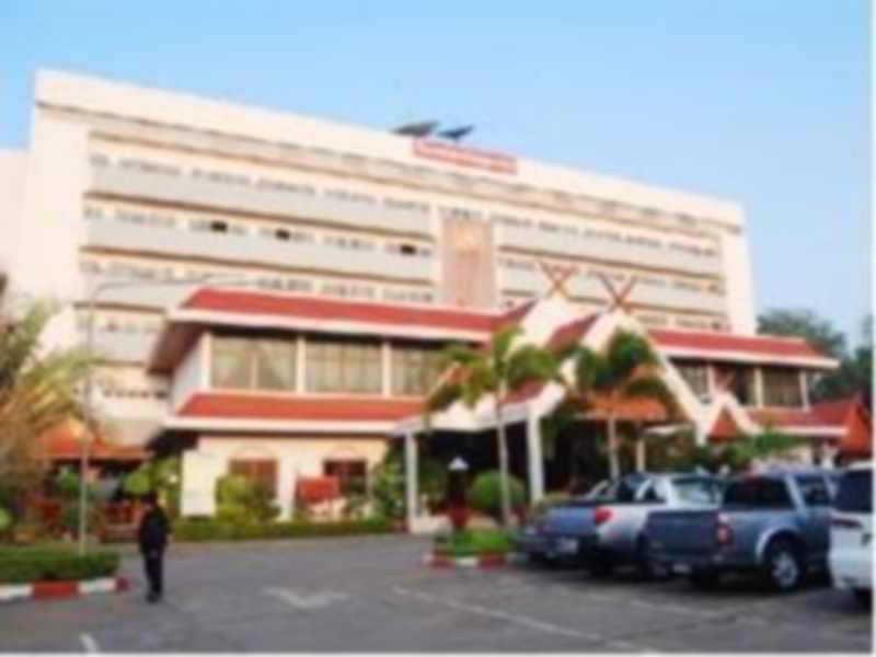 Maeyom Palace Hotel Phrae Zewnętrze zdjęcie