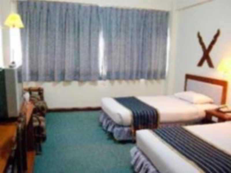 Maeyom Palace Hotel Phrae Zewnętrze zdjęcie